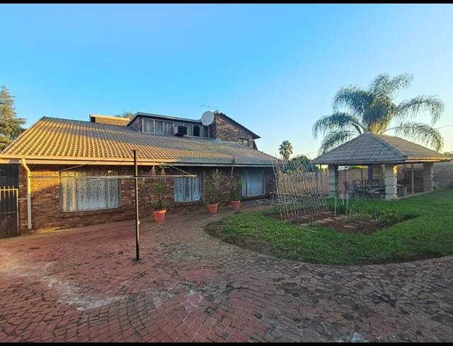 3 BEDROOM HOUSE FOR SALE IN SUIDERBERG